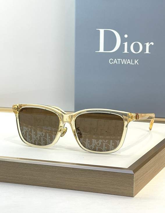 Picture of Dior Sunglasses _SKUfw76161602fw